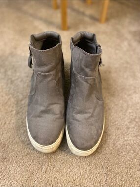 Grey high top shoes w/zipper